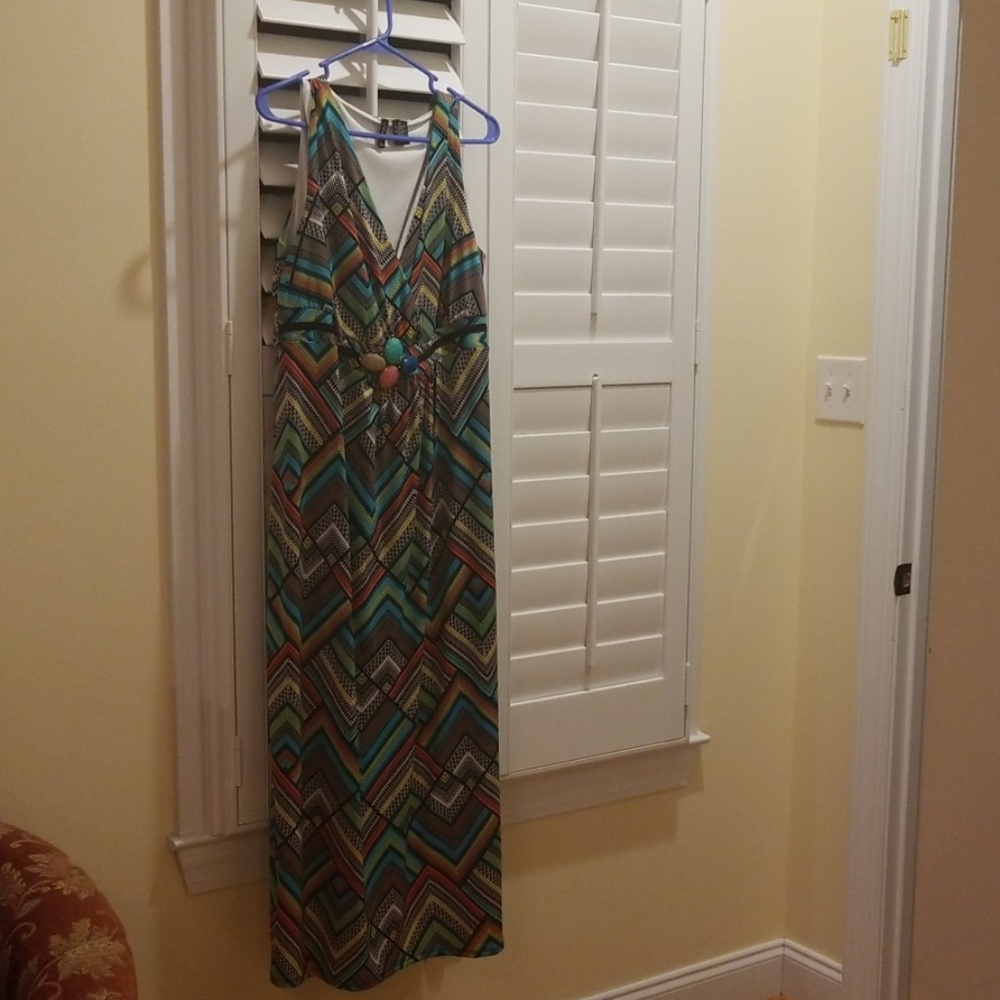 Sleeveless maxi dress